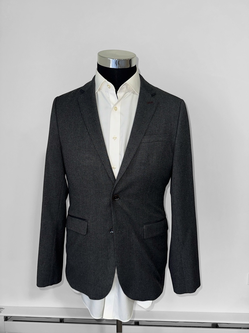 Ted Baker mens 3 M Medium gray micro pattern stretch 2-button sport coat EUC